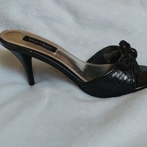 black heels with bows - Picture 3 of 8